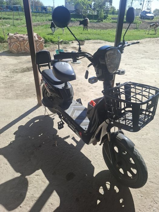 Скутер сатылады 80 000