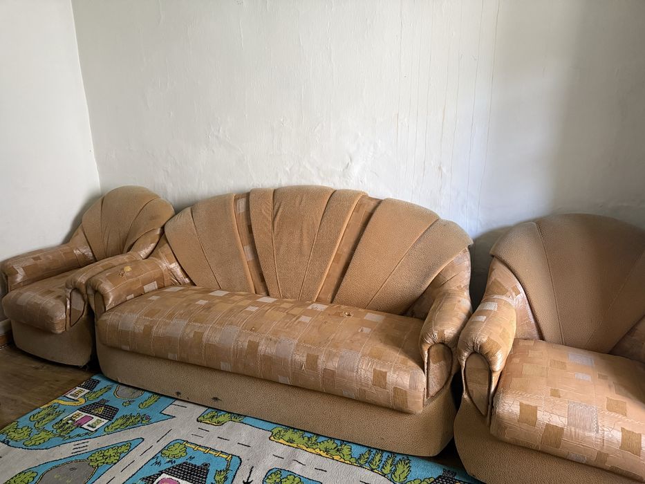 Диван бу срочно продам