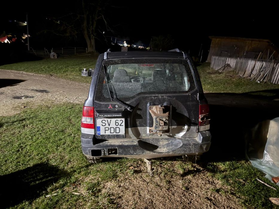Vând Mitsubishi Pajero Pinin, benzina 2.0