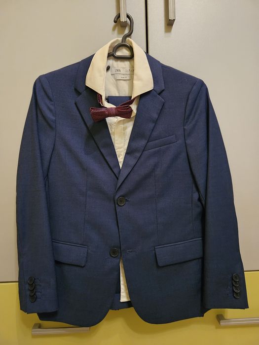 Костюм Zara с риза, папионка, колан, 10г.