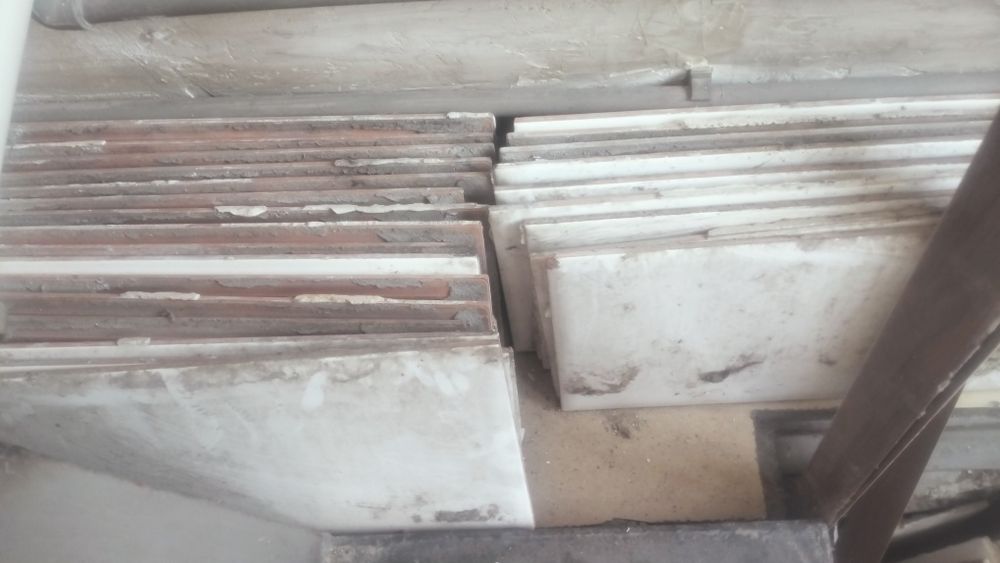 Кафель продам срочна