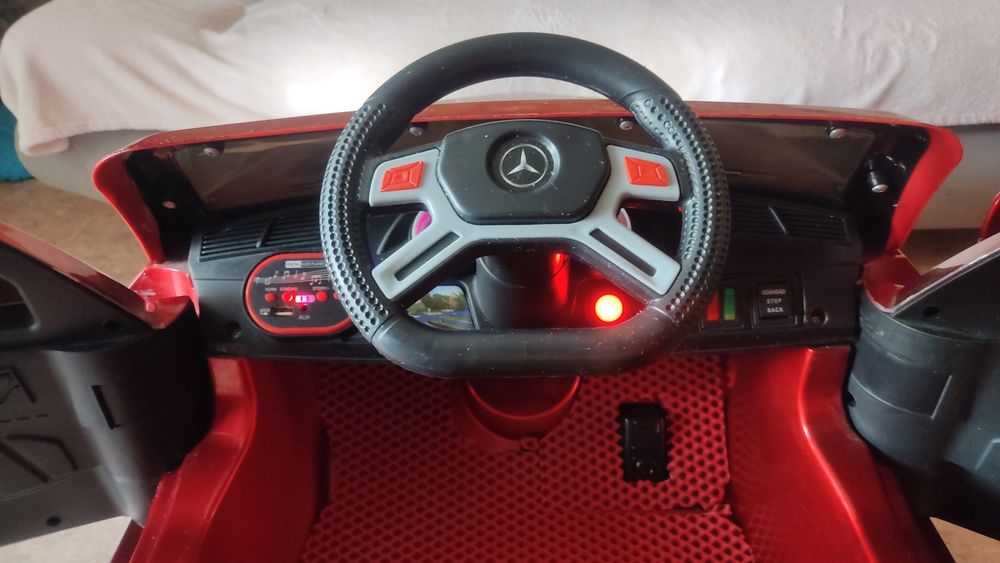 Детский электромобиль