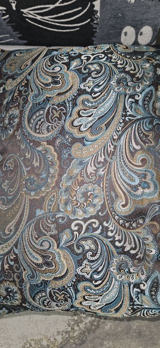 Диван б/у продам.