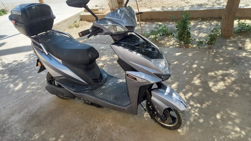 Elektro skuter sotiladi