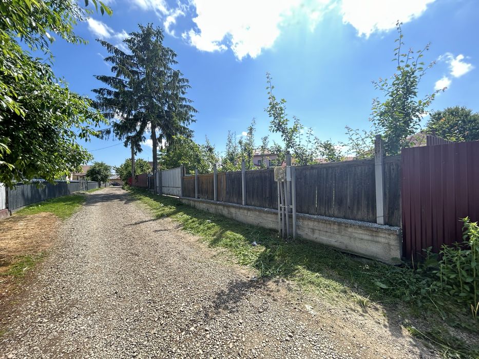 Vând casă bătrâneasca!