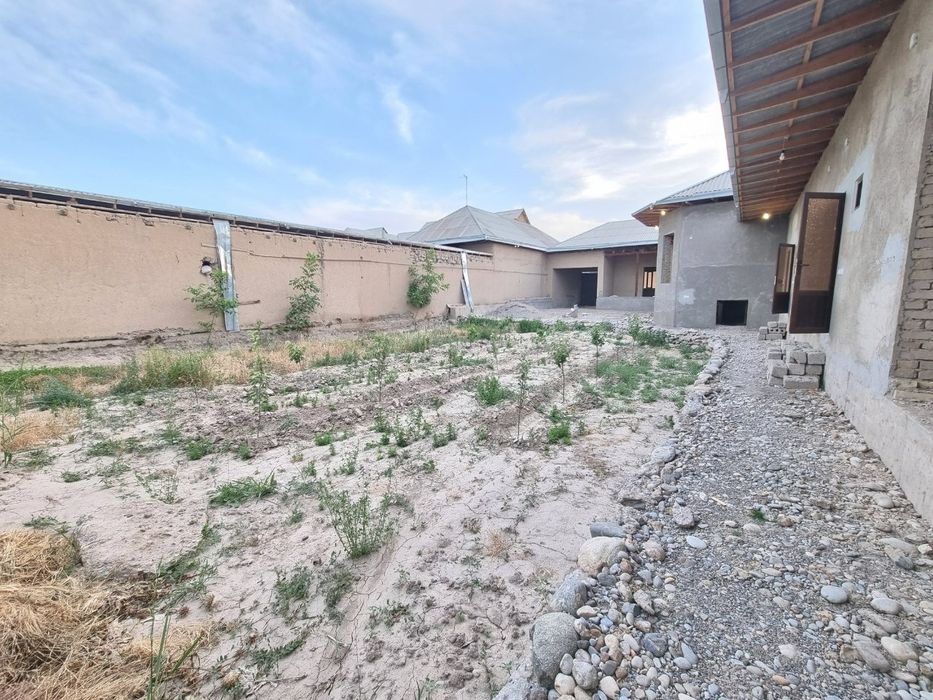 Shahrisabz shahrida karobka holatidagi uy sotiladi