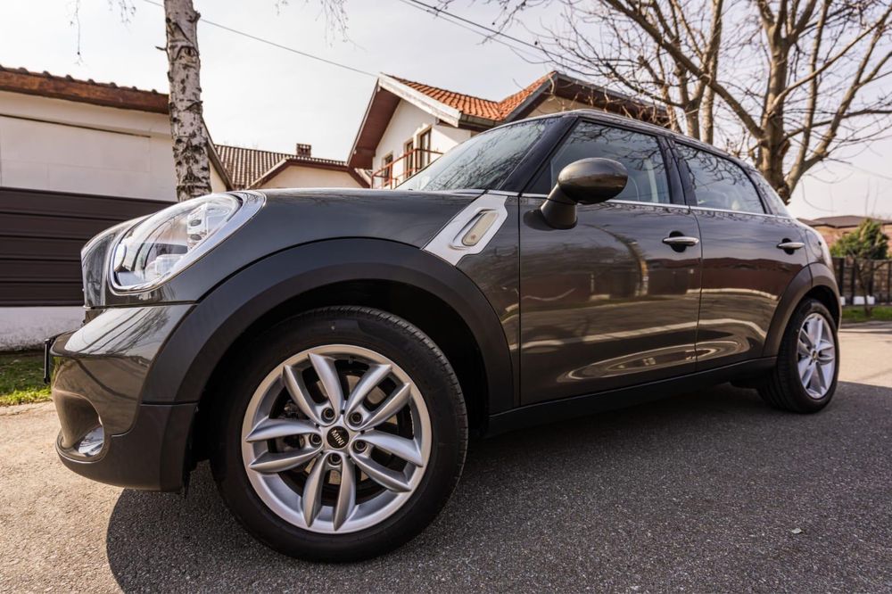 Vand Mini Countryman- sau schimb cu automata