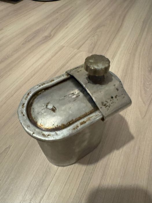 Vand Rezerva de metal vintage epoca comunista pentru colectionar!