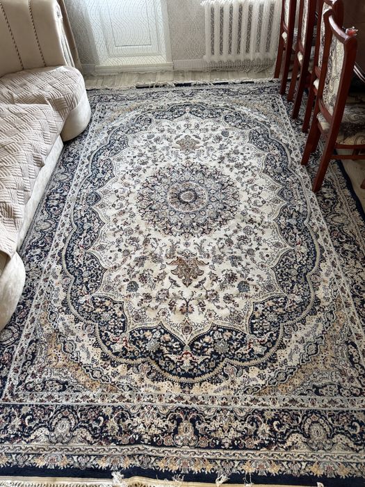 Продам шелковый ковер