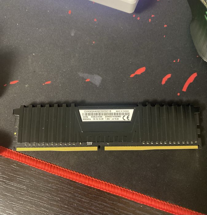 Vand placuta de ram 4gb