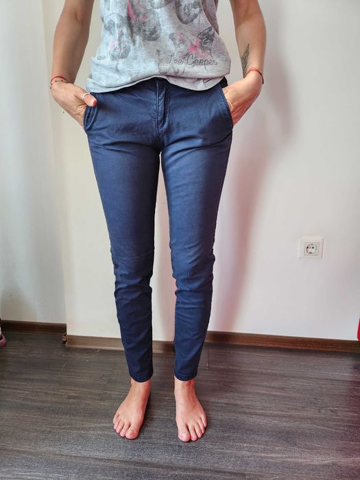 Pantaloni bleaumarin Pull&Bear