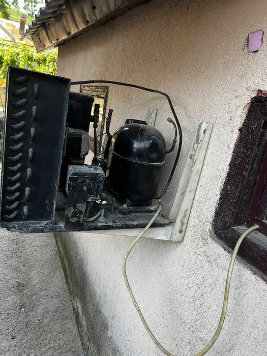 Vând agregat frigorific demontat de pe o cameră frigorifică!