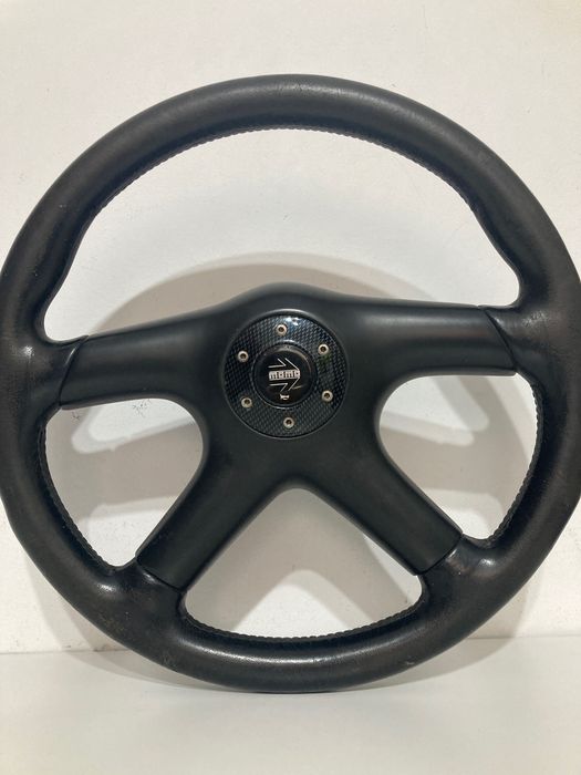 Vând volan Momo Typ M36
