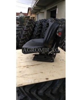 Scaun pentru tractor model universal bv58