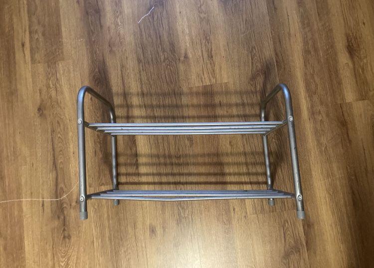 Raft pantofi 50lei . Raft metalin incaltaminte 50lei