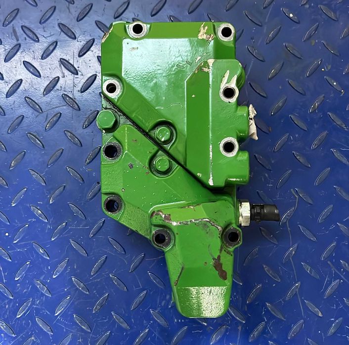 Racitor ulei John Deere RE560754