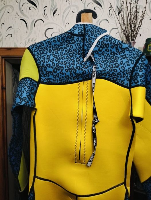 Гидрокостюм новый размер М