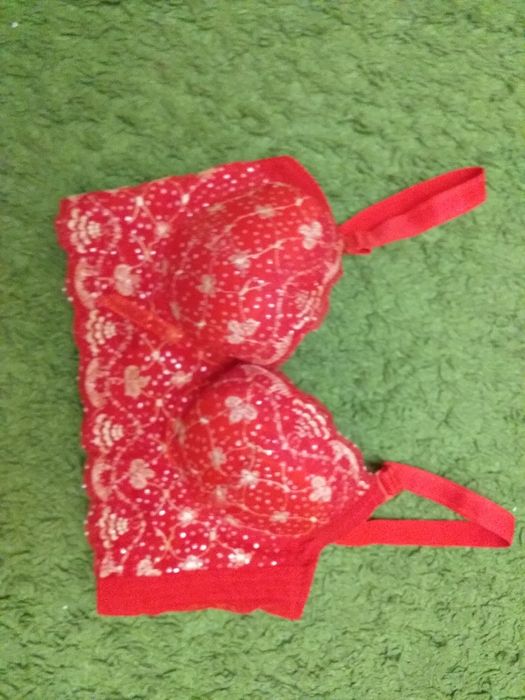 Продам красивый бюзгалтер