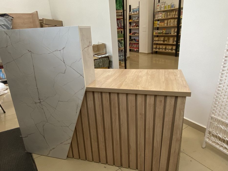 Продам кассовый стол