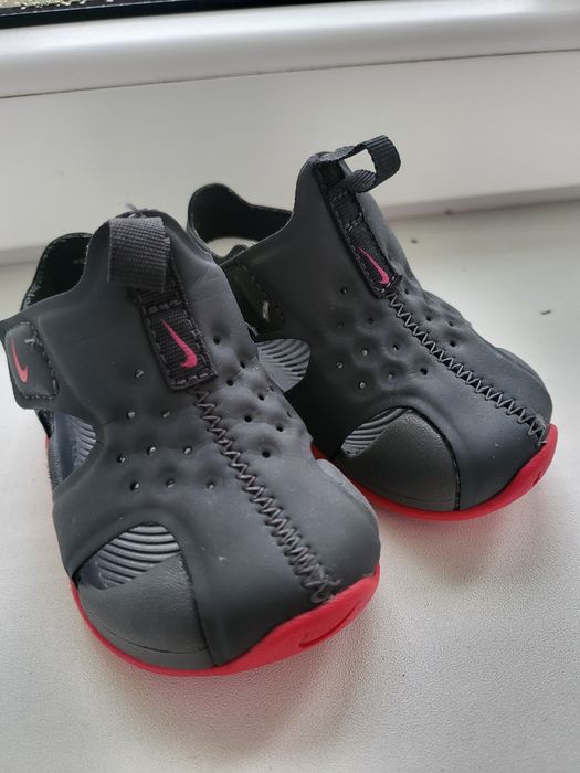 Sandale Nike mărimea 19 noi int 11 cm