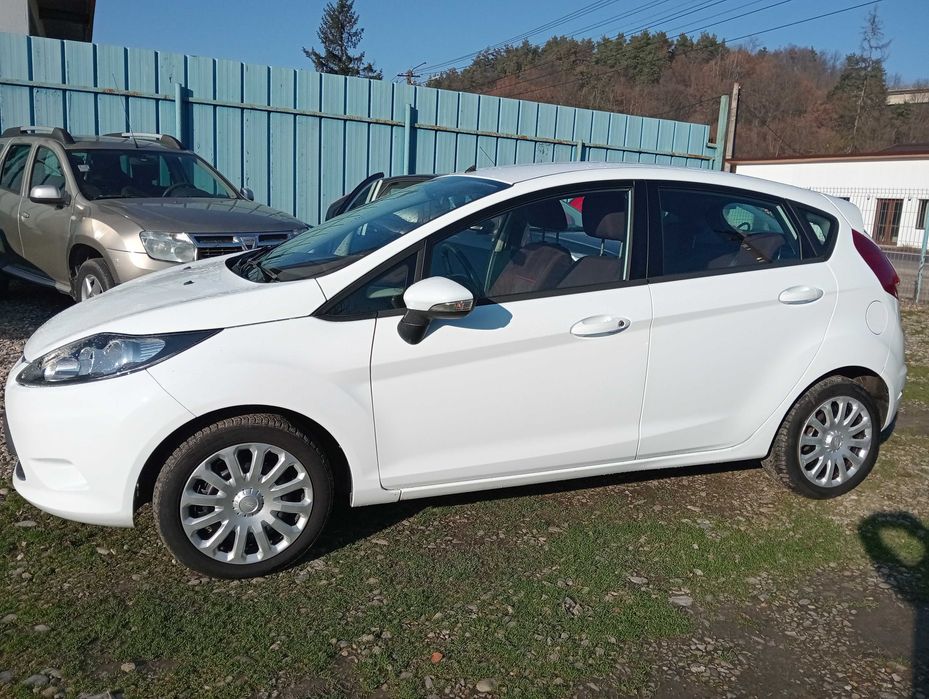Vand FORD IFiesta  2011 euro 5 CHASH sau RATE