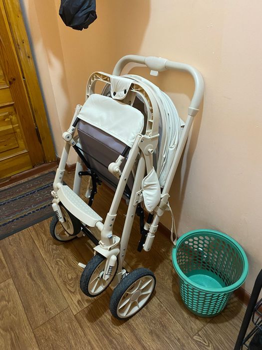 Продам детскую коляску б/у