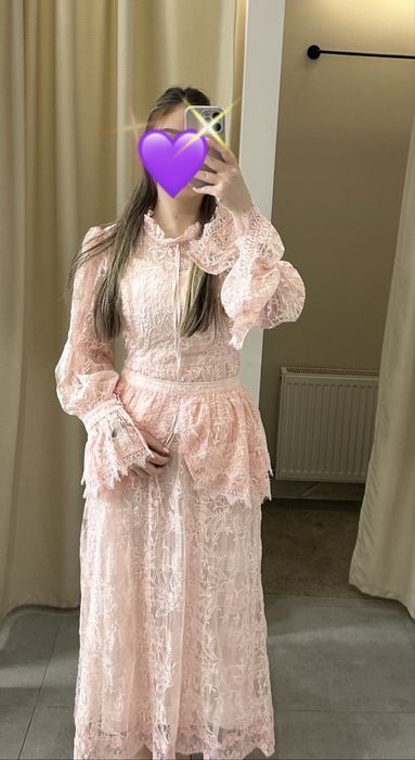 Розовое вечернее платье