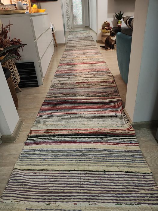 Covoare tradiționale țesute manual