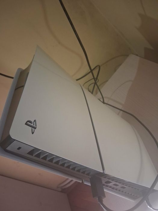 Продавам Playstation 5