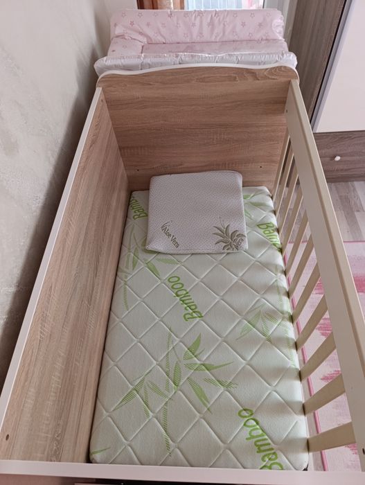 Кошара 3в1, с люлеещ механизъм, матрак, антирефлуксна възглавница, пов