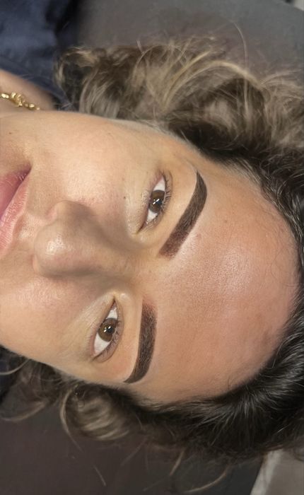 Micropigmentare sprancene