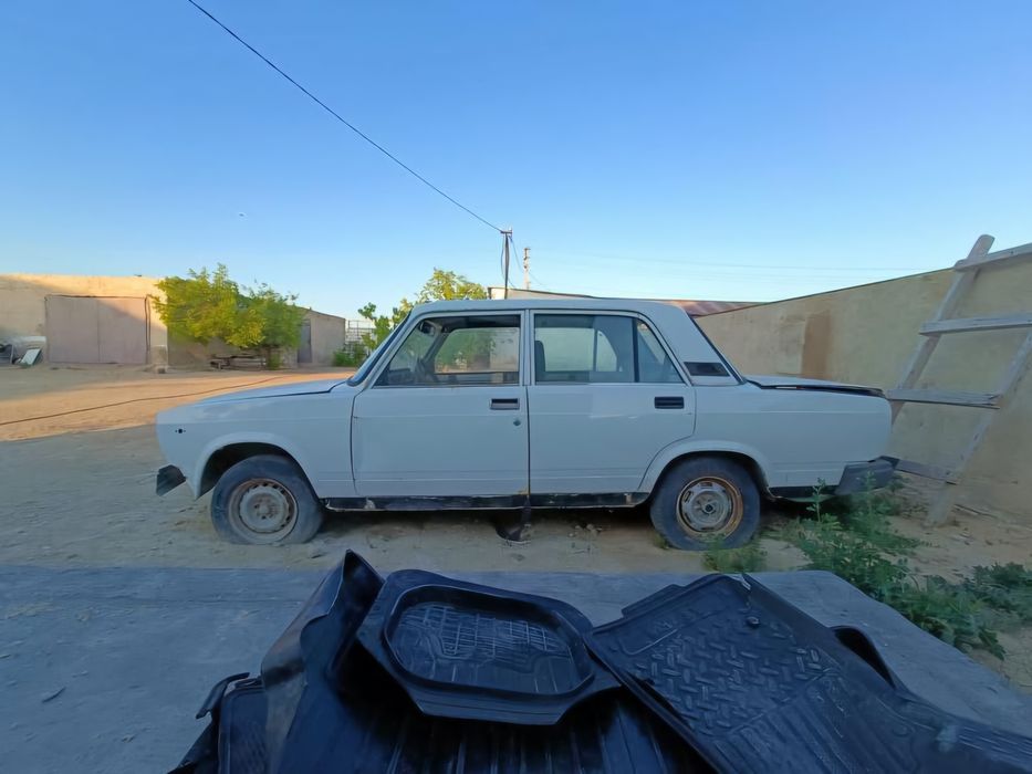 Автомобиль LADA 21074
