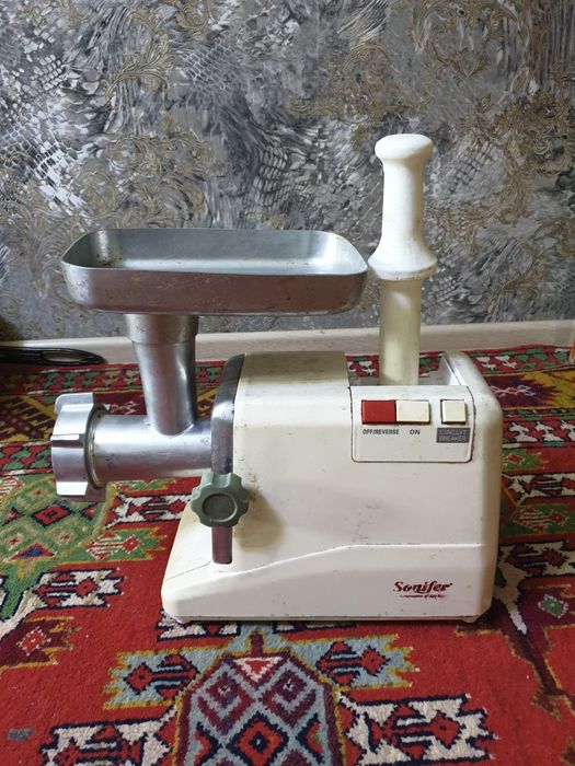 Продам мясорубку по мощности как промышленная