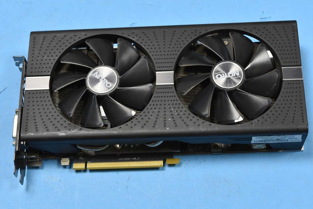 Видео карта  Sapphire RX 570 4 GB - топ състояние . Перфектна .
