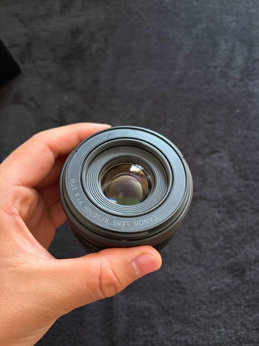 Объектив Canon RF 50mm f/1.8 STM