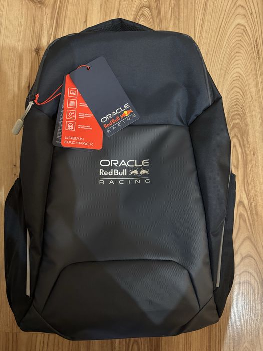 Оригинална раница на Red Bull Racing Oracle 2025