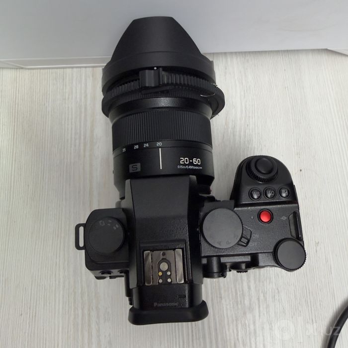 Panasonic LUMIX S5 IIX Mirrorless Camera with 20-60mm Lens