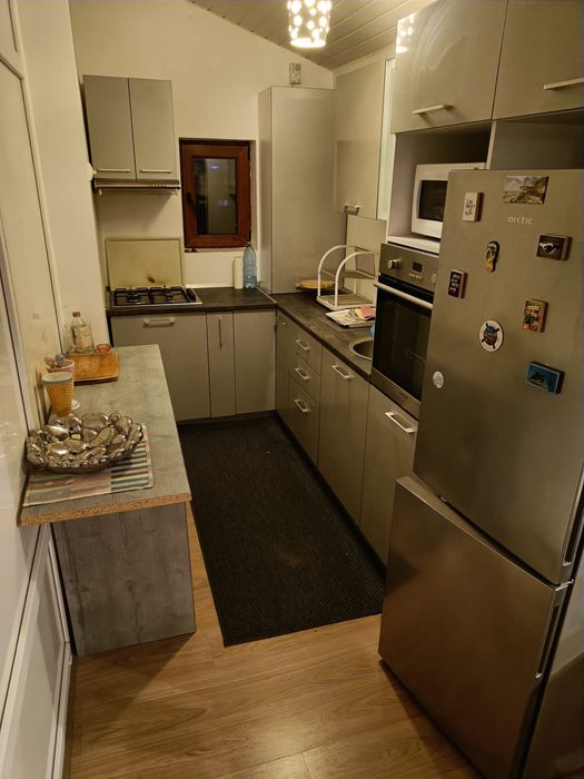 Inchiriez apartament