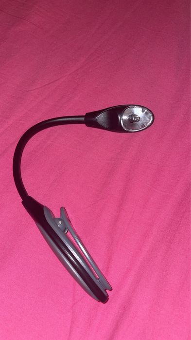 Книжна лампичка на батерии