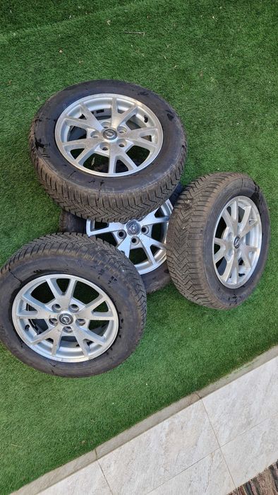 Set 4 jante aliaj+4 anvelope iarna Laufen 215/60/r16 99H