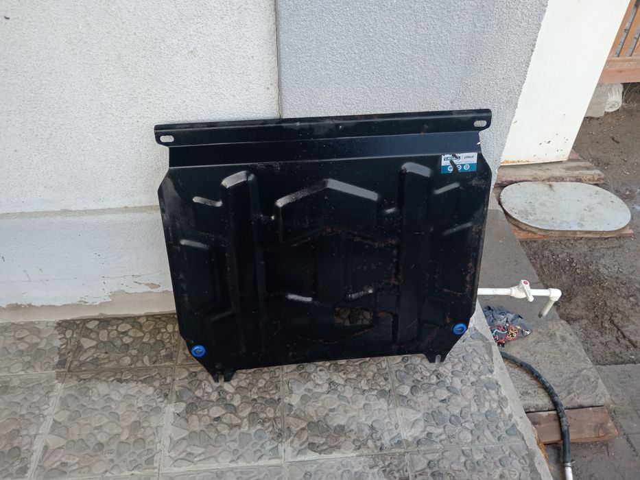 Защитный поддон машина