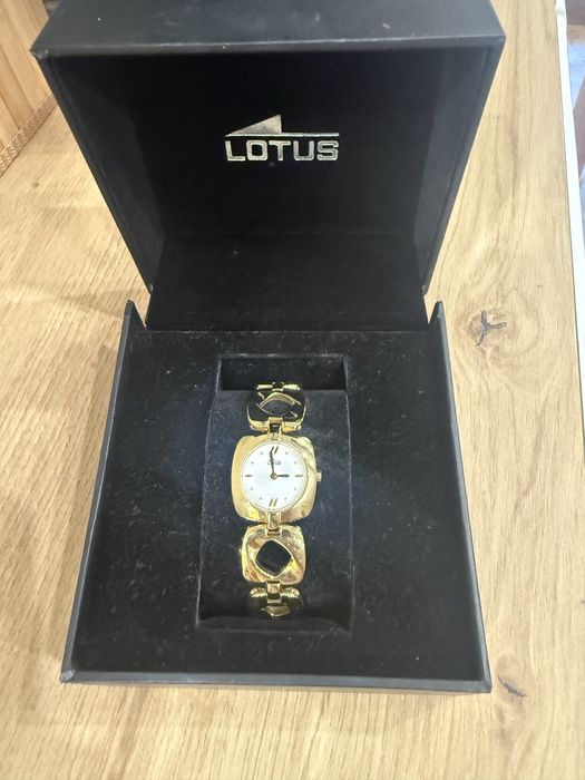 Дамски часовник Lotus