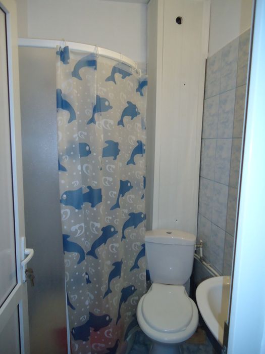 Închiriez garsoniera