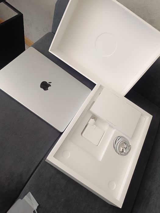Продам новый MacBook Pro 14M5 2025 года