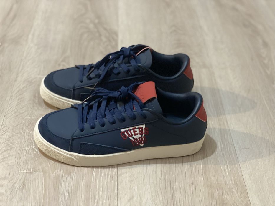GUESS low-top cupsole sneakers