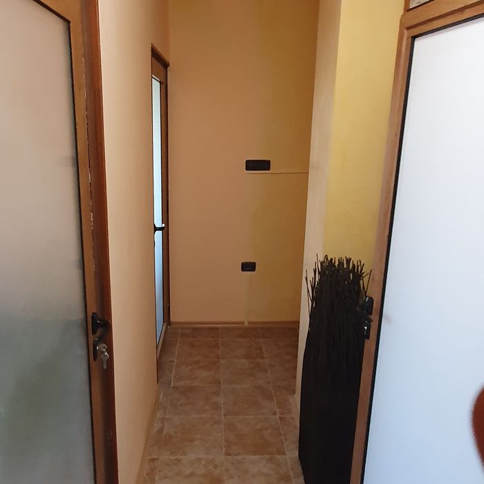 Дава се под наем Многостаен апартамент в Варна, Червен площад - 98 кв.м за 765 € - Снимка #10