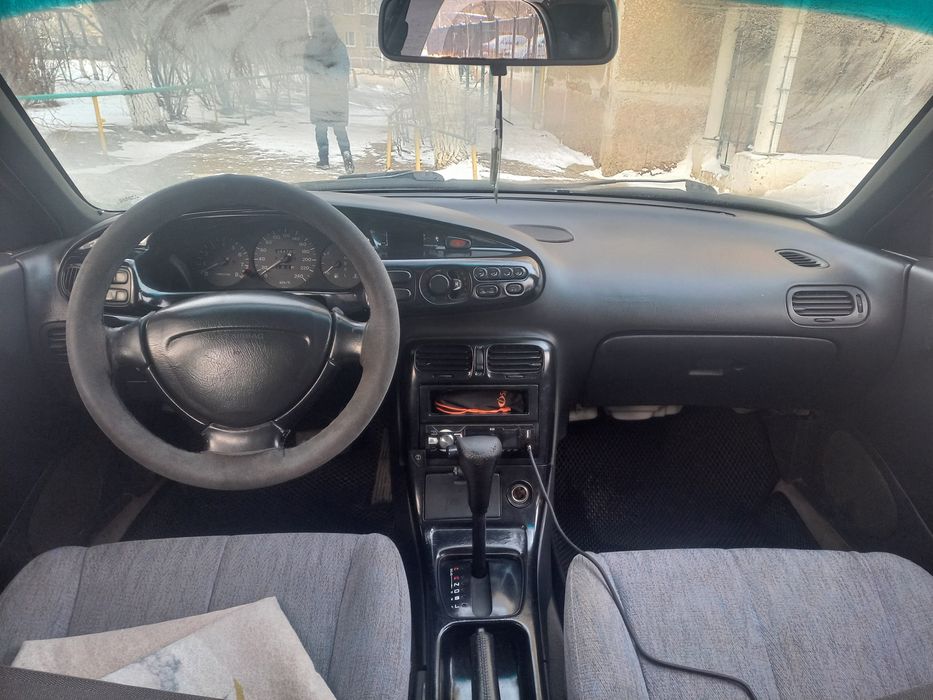 Просто машину Мазда Xedos 6