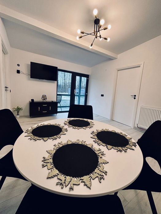 Casuta cu ciubar in Valea Avrigului-Secret Forest