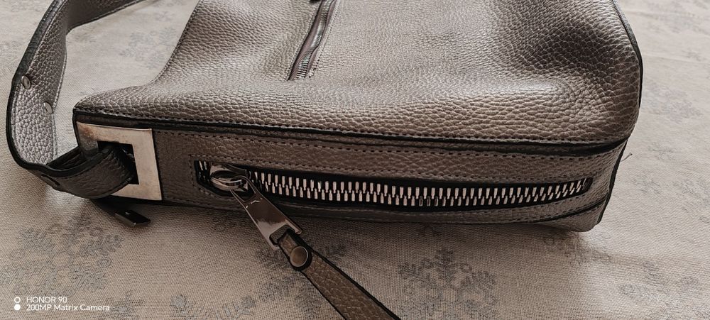 Дамска чанта  перфектно състояние