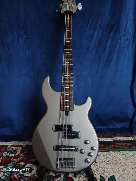 Sotiladi Yamaha bb615